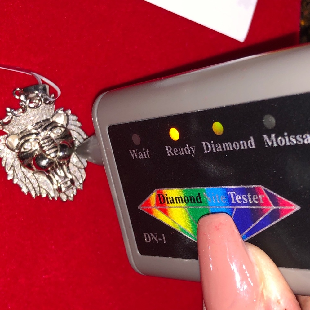 Real diamond custom made lion pendant, si diamonds, free posh authenticate, sale - Picture 7 of 10